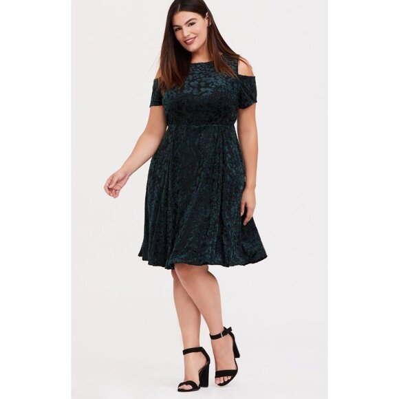 Torrid Green Velvet Burnout Cold Shoulder Skater Dress 3X NEW - Picture 1 of 7